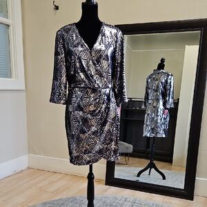 Size 8 navy/ silver sequin 3/4 sleeve cocktail dress w/ front ruching by Laundry